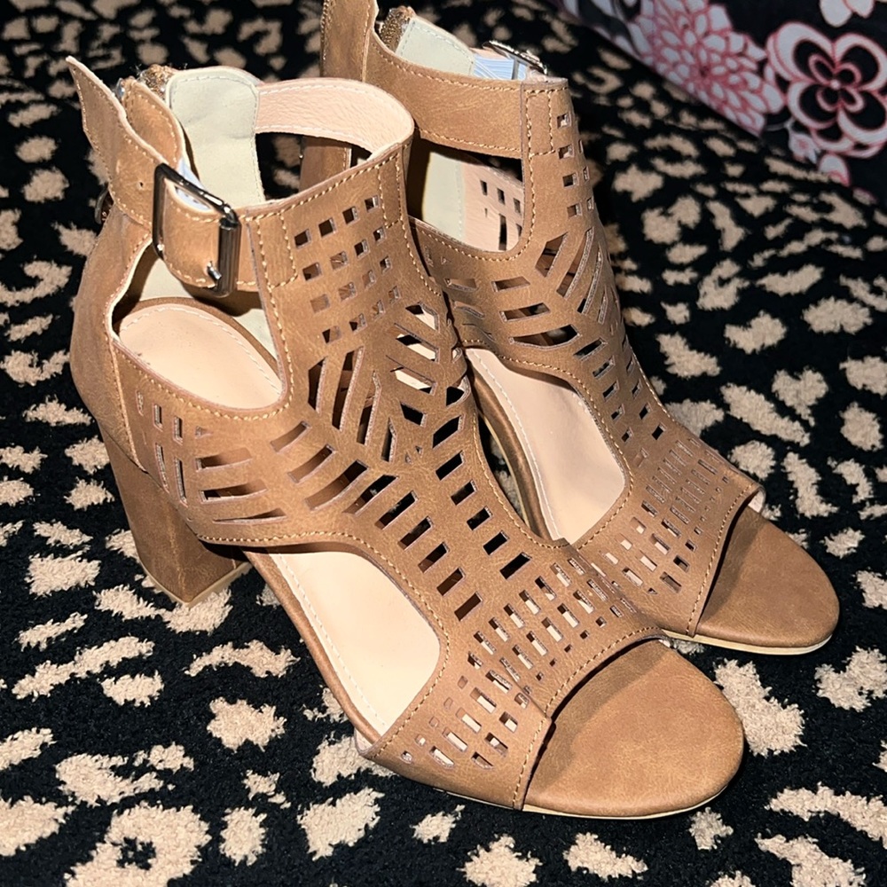 Light brown sandals /heels